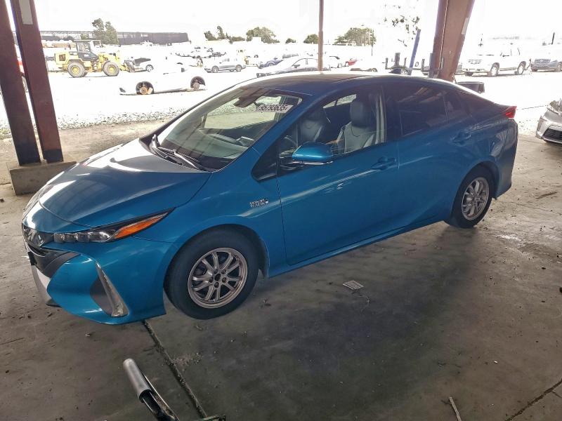 TOYOTA PRIUS PRIM 2018 with VIN JTDKARFP7J3096014 - Photo from auction