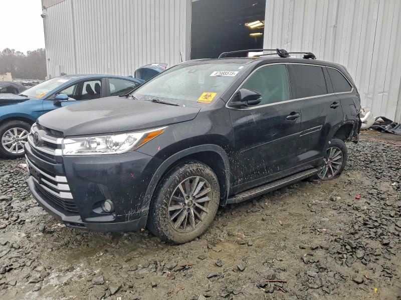 TOYOTA HIGHLANDER 2018 with VIN 5TDJZRFH3JS848089 - Photo from auction