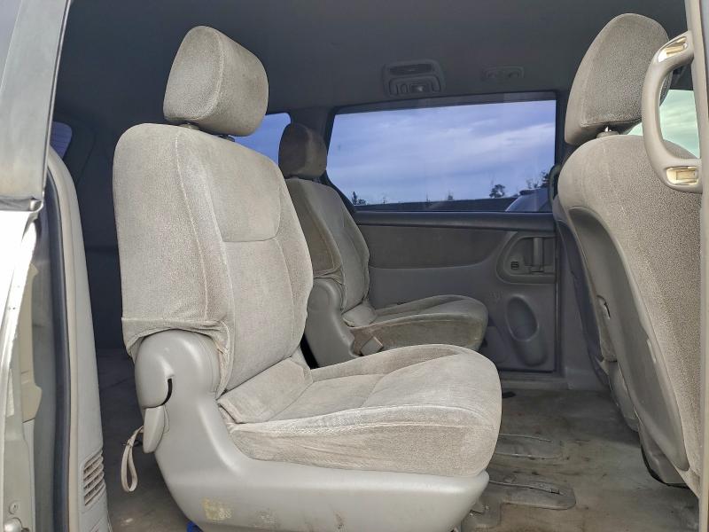 Photo 11 from auction – 2004 TOYOTA SIENNA with VIN 5TDZA23C44S026402