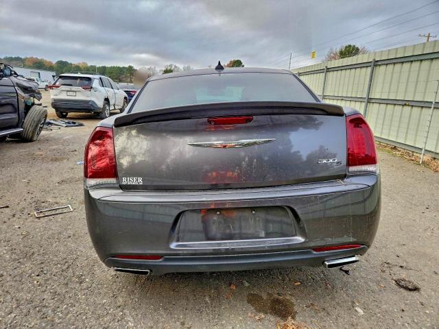 Photo 6 from auction – 2018 CHRYSLER 300 S with VIN 2C3CCABG6JH142956