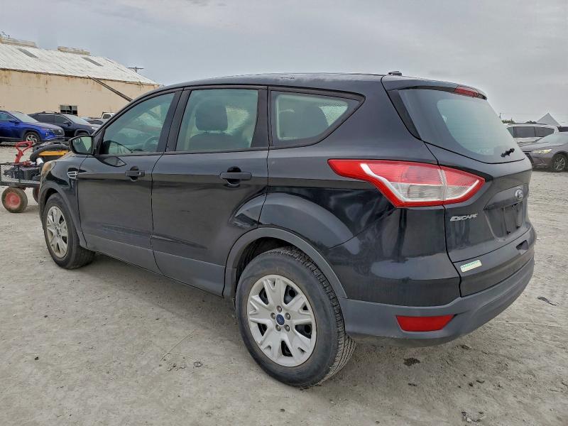 Photo 2 from auction – 2016 FORD ESCAPE S with VIN 1FMCU0F76GUB58203