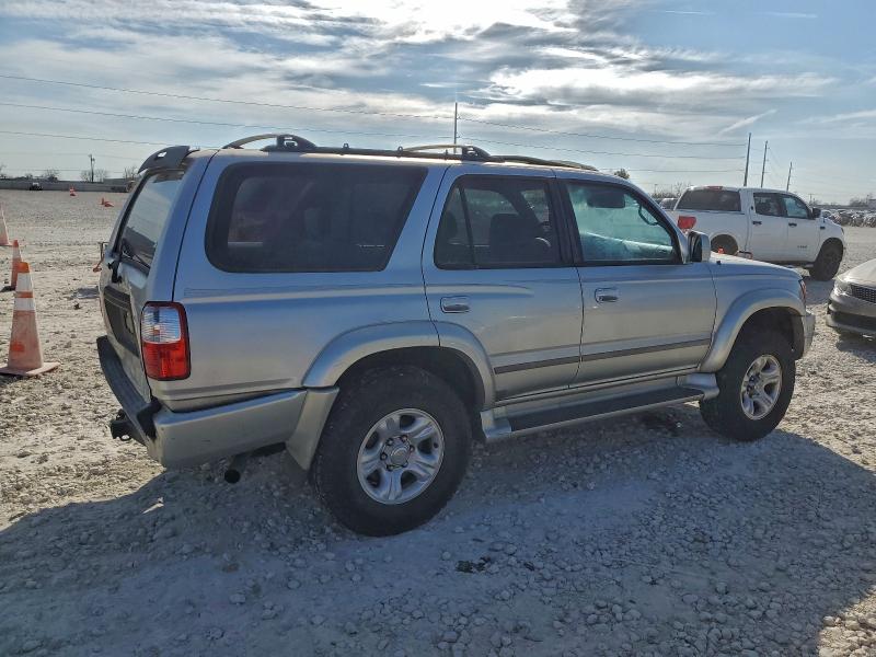 Photo 3 from auction – 2001 TOYOTA 4RUNNER SR with VIN JT3GN86R910202930