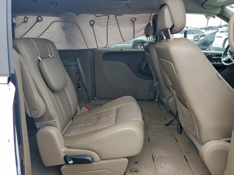 صورة رقم 11 من المزاد - 2015 CHRYSLER TOWN & COU مع VIN 2C4RC1CG9FR525974