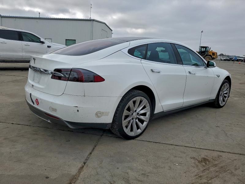 Photo 3 from auction – 2013 TESLA MODEL S with VIN 5YJSA1CN1DFP04234