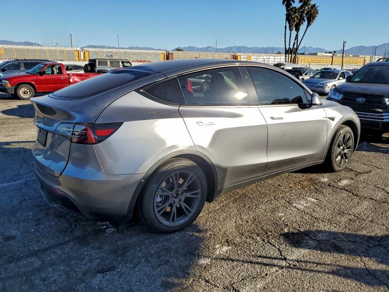 Photo 3 from auction – 2025 TESLA MODEL Y with VIN 7SAYGDEE0SF218912