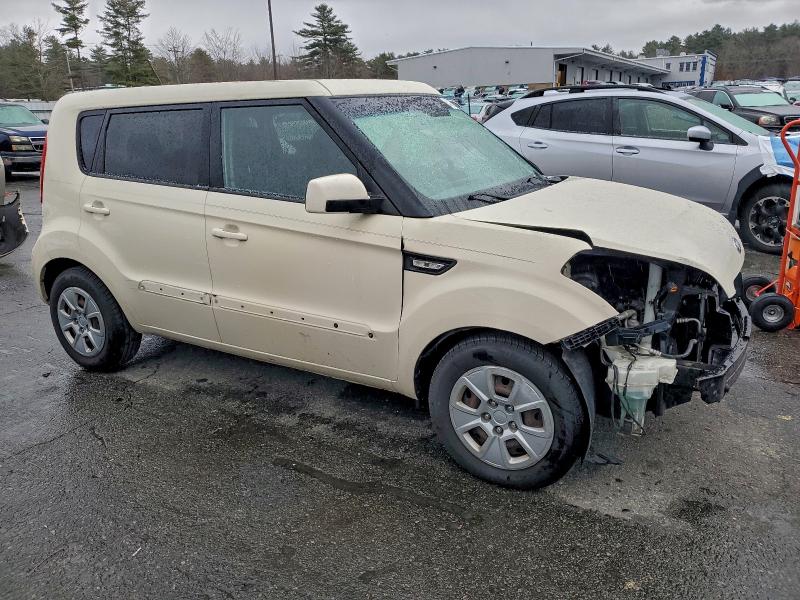 Photo 4 from auction – 2013 KIA SOUL with VIN KNDJT2A51D7506337