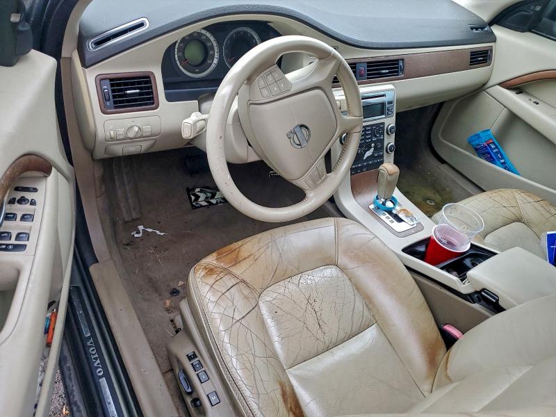 Photo 8 from auction – 2010 VOLVO XC70 3.2 with VIN YV4982BZ0A1082263