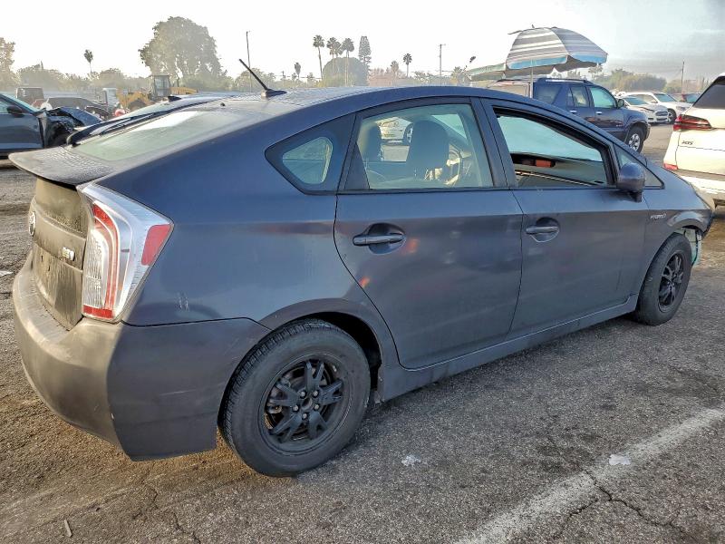 Photo 3 from auction – 2013 TOYOTA PRIUS with VIN JTDKN3DU5D1618150