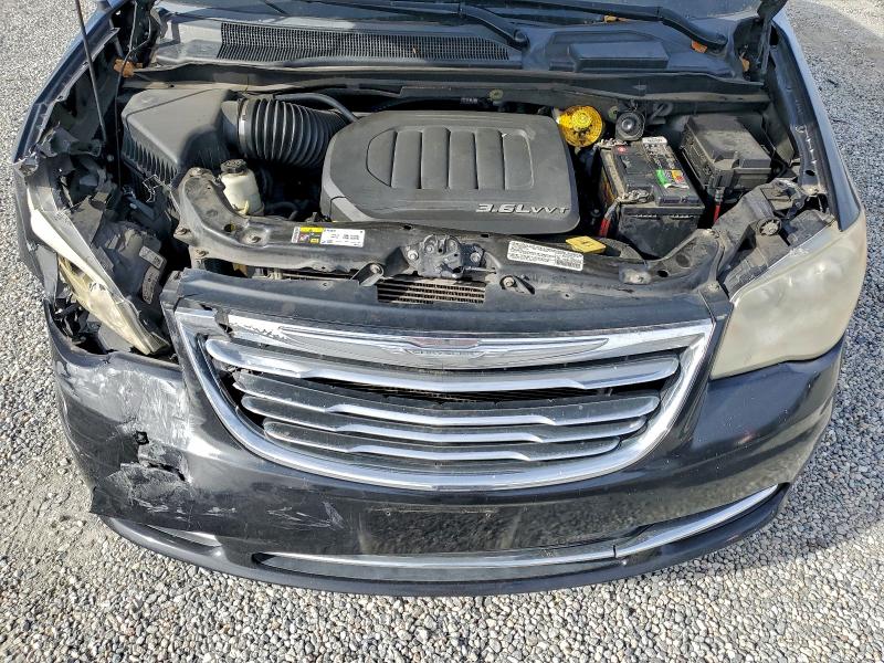 Photo 12 from auction – 2014 CHRYSLER TOWN & COU with VIN 2C4RC1BG9ER126630