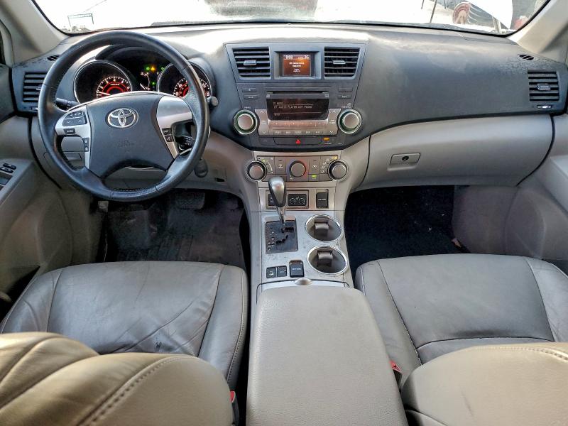 Photo 8 from auction – 2011 TOYOTA HIGHLANDER with VIN 5TDBK3EH6BS090838