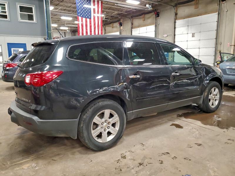 Photo 3 from auction – 2010 CHEVROLET TRAVERSE L with VIN 1GNLVGED4AS129732