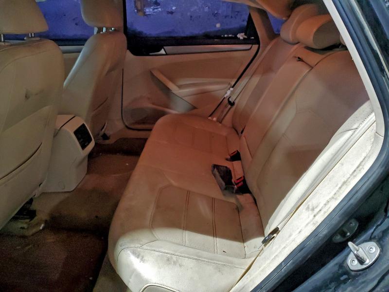 Photo 10 from auction – 2015 VOLKSWAGEN PASSAT SE with VIN 1VWBV7A34FC067345