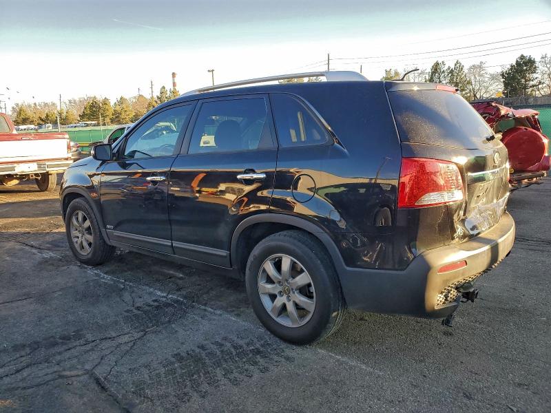 Photo 2 from auction – 2013 KIA SORENTO LX with VIN 5XYKTDA26DG389931