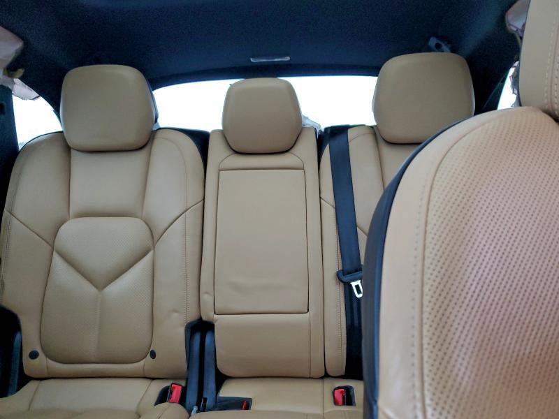 Photo 10 from auction – 2016 PORSCHE CAYENNE with VIN WP1AF2A26GLA40525