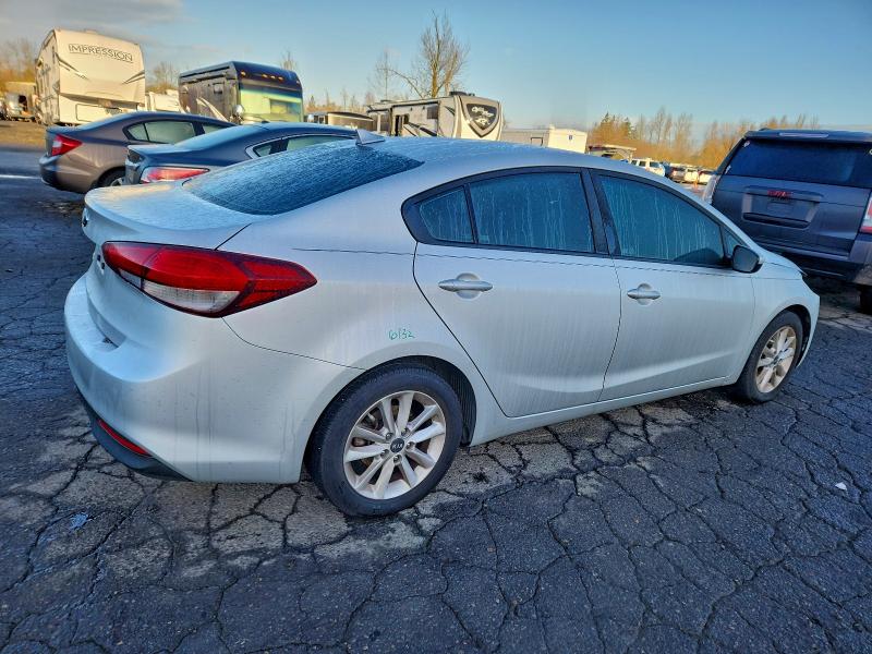 Photo 3 from auction – 2017 KIA FORTE LX with VIN 3KPFL4A77HE151585
