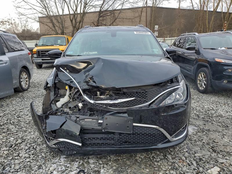 Photo 5 from auction – 2017 CHRYSLER PACIFICA T with VIN 2C4RC1BG2HR832066