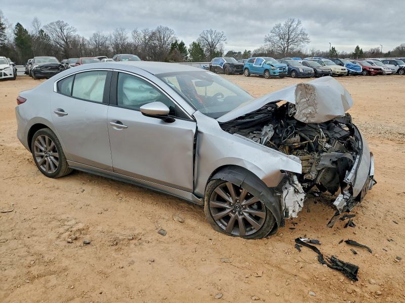 Foto 4 de la subasta – 2021 MAZDA 3 SELECT con VIN JM1BPBBL1M1343648