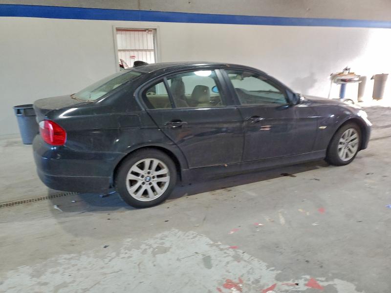 Photo 3 from auction – 2006 BMW 325 XI with VIN WBAVD13586KV09027