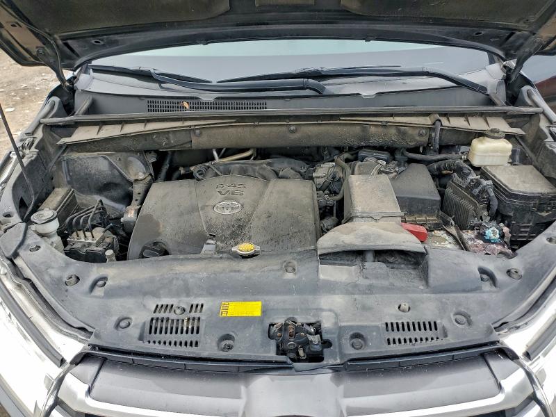 Photo 12 from auction – 2017 TOYOTA HIGHLANDER with VIN 5TDJZRFH8HS387482