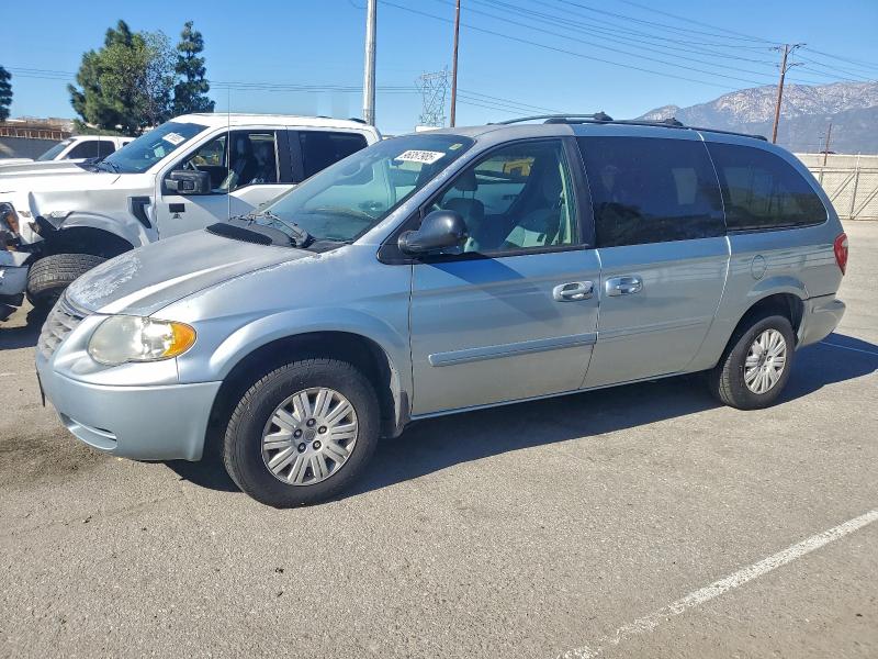 Photo 1 from auction – 2005 CHRYSLER TOWN & COU with VIN 2C4GP44R45R227733