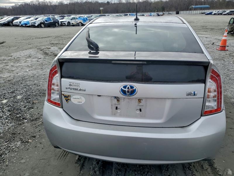 Photo 6 from auction – 2014 TOYOTA PRIUS with VIN JTDKN3DU6E0386441