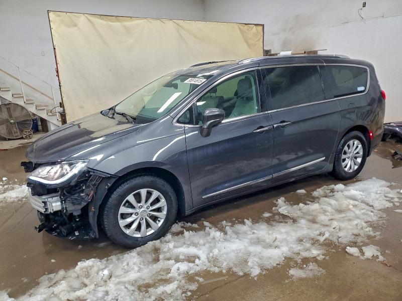 CHRYSLER PACIFICA T 2019 with VIN 2C4RC1BG5KR626621 - Photo from auction
