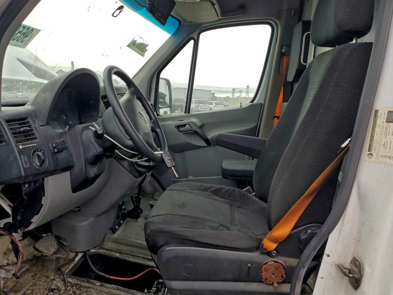 Photo 7 from auction – 2011 MERCEDES-BENZ SPRINTER 2 with VIN WD3PE8CBXB5606403
