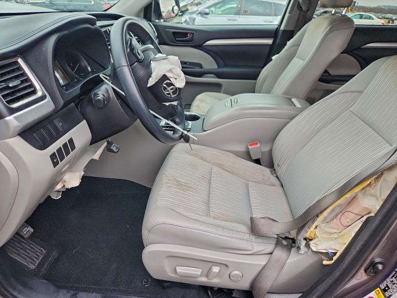 Photo 7 from auction – 2016 TOYOTA HIGHLANDER with VIN 5TDZKRFHXGS155360