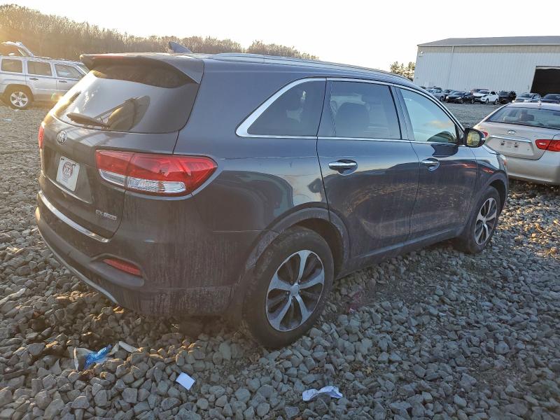 Photo 3 from auction – 2016 KIA SORENTO EX with VIN 5XYPH4A19GG019897