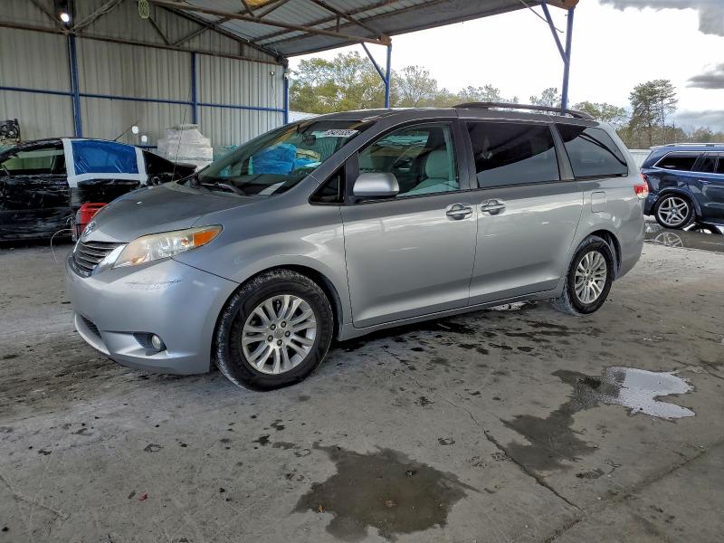 Photo 1 from auction – 2013 TOYOTA SIENNA XLE with VIN 5TDYK3DCXDS317399