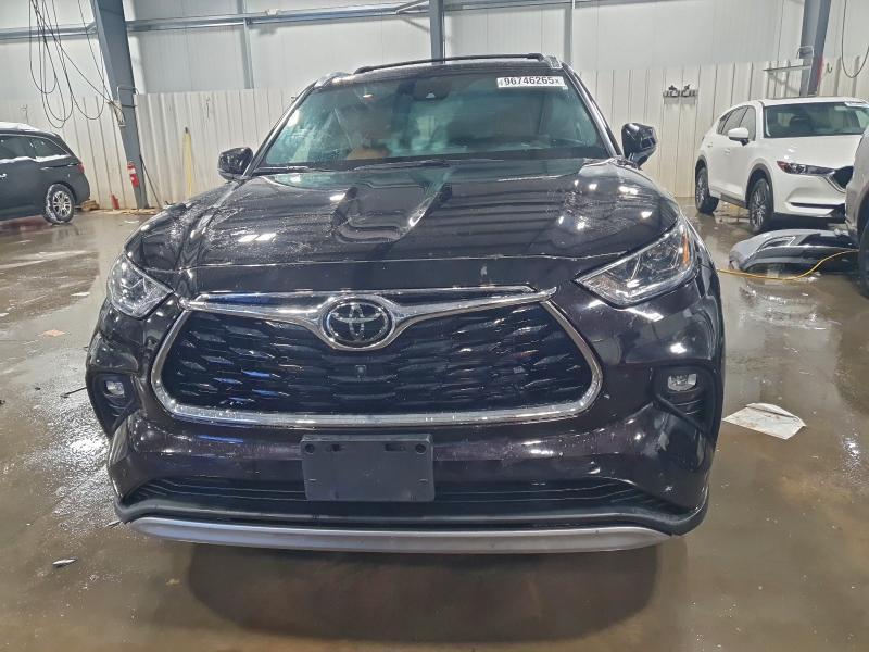Photo 5 from auction – 2021 TOYOTA HIGHLANDER with VIN 5TDFZRBH0MS152919