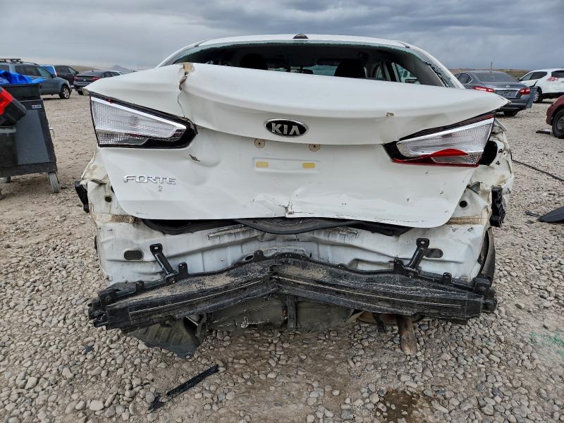 Photo 6 from auction – 2018 KIA FORTE LX with VIN 3KPFK4A71JE207772