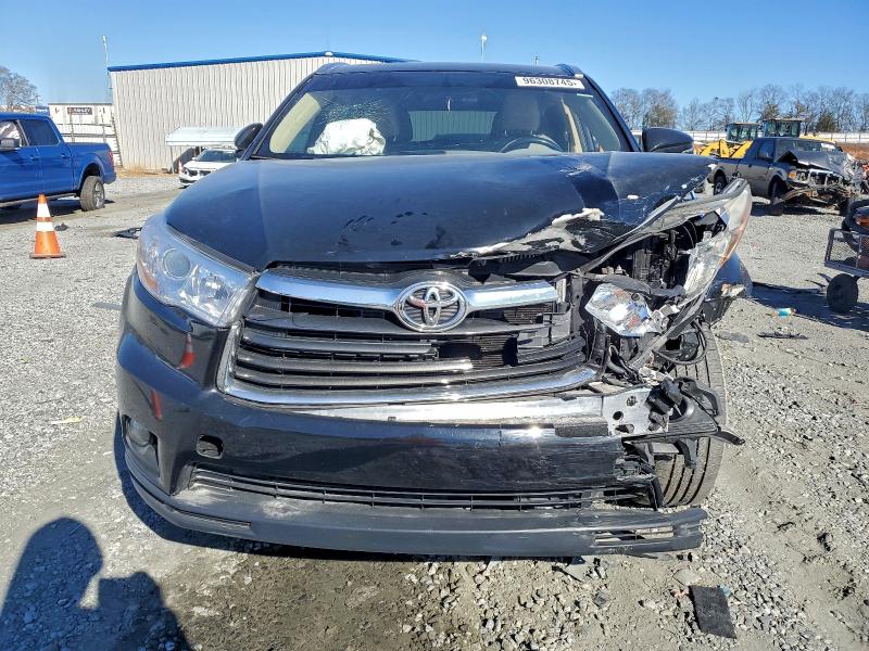 Photo 5 from auction – 2016 TOYOTA HIGHLANDER with VIN 5TDKKRFH1GS160271