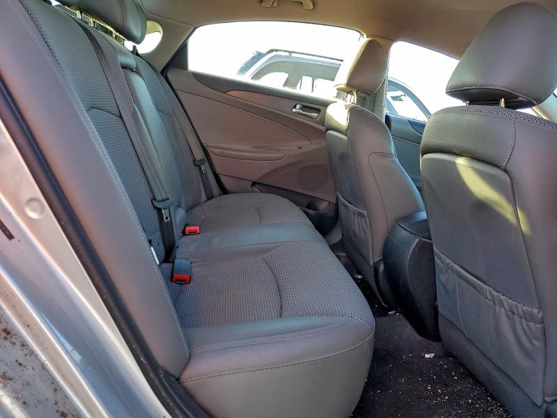 Photo 10 from auction – 2012 HYUNDAI SONATA with VIN 5NPEC4AB4CH478790