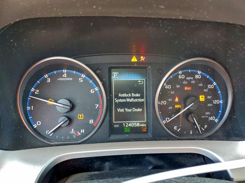 Photo 9 from auction – 2017 TOYOTA RAV4 LE with VIN JTMZFREV7HJ704331
