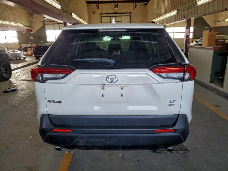Photo 6 from auction – 2019 TOYOTA RAV4 LE with VIN JTMF1RFV0KD046194
