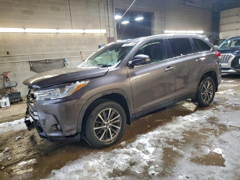 TOYOTA HIGHLANDER 2019 مع رقم تعريف المركبة 5TDJGRFH7KS073755 - صورة من المزاد