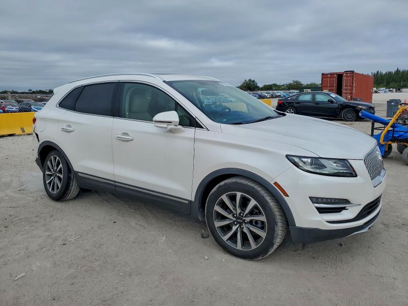 Photo 4 from auction – 2019 LINCOLN MKC RESERV with VIN 5LMCJ3C98KUL46193