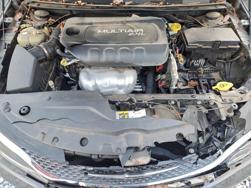 Photo 11 from auction – 2015 CHRYSLER 200 LIMITE with VIN 1C3CCCAB4FN666705
