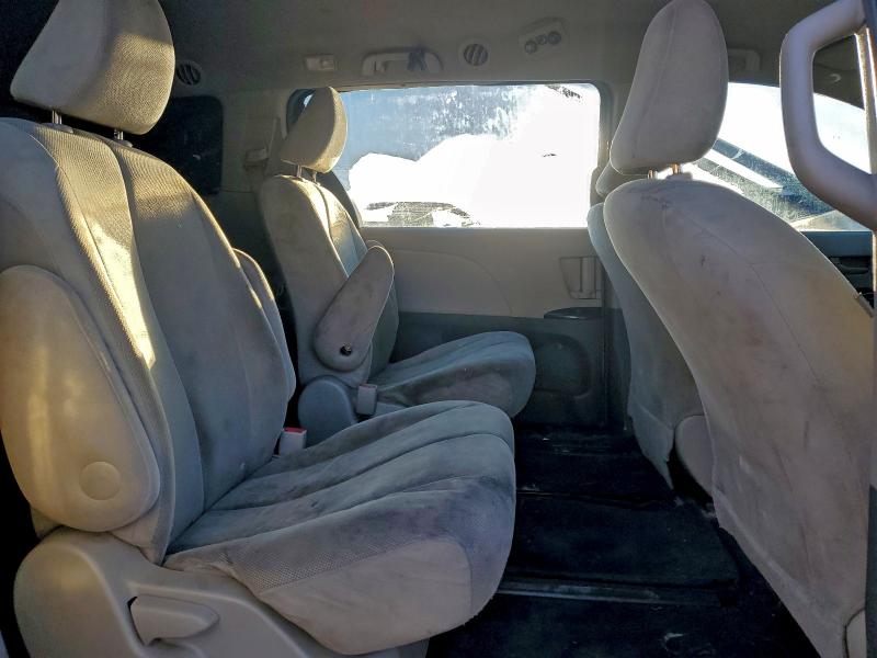 Photo 11 from auction – 2011 TOYOTA SIENNA with VIN 5TDZK3DCXBS093083