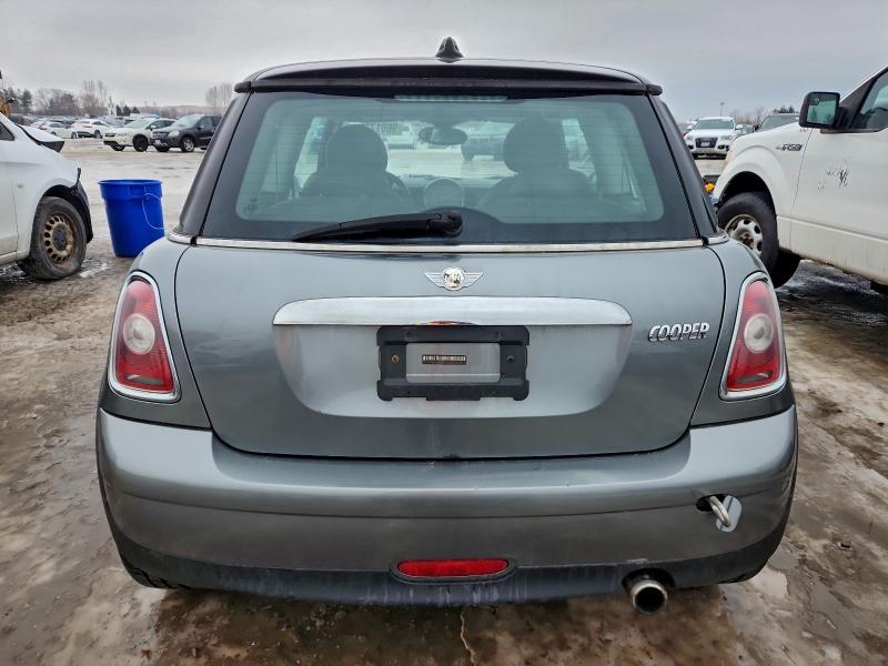Photo 6 from auction – 2010 MINI COOPER with VIN WMWMF3C51ATU79678