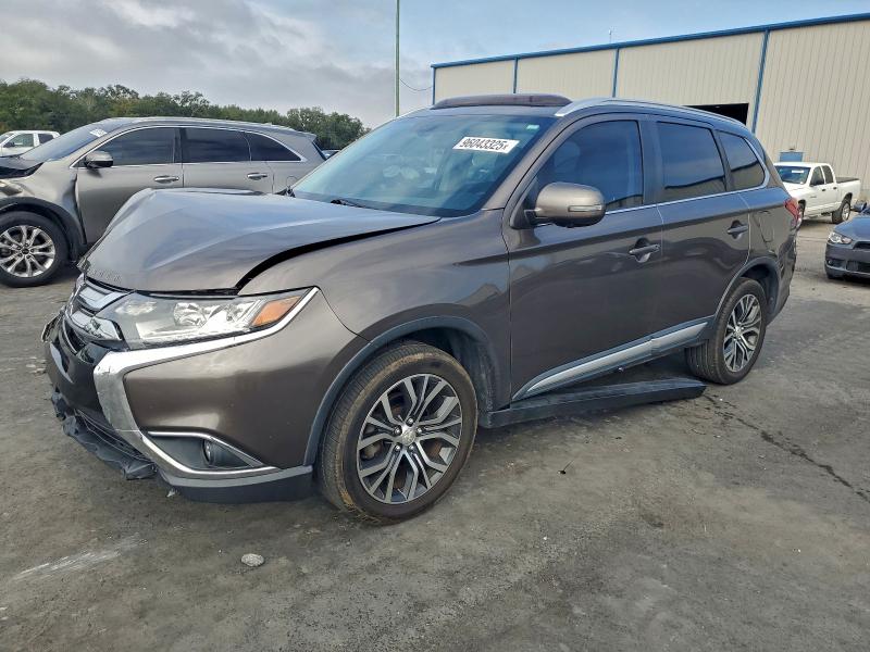 MITSUBISHI OUTLANDER 2018 with VIN JA4AD3A3XJZ013817 - Photo from auction