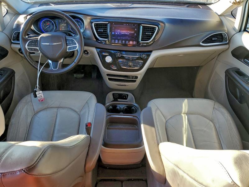 Photo 8 from auction – 2017 CHRYSLER PACIFICA T with VIN 2C4RC1BG9HR527082