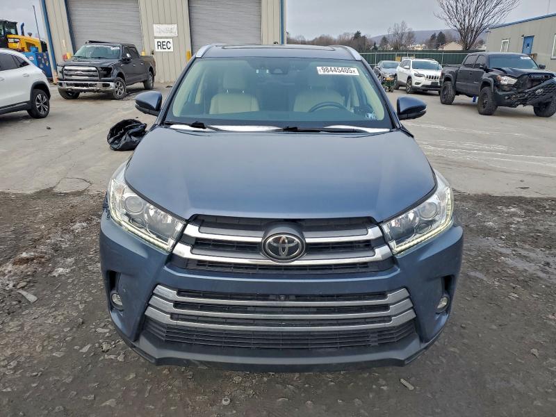 Photo 5 from auction – 2019 TOYOTA HIGHLANDER with VIN 5TDDZRFH3KS745172