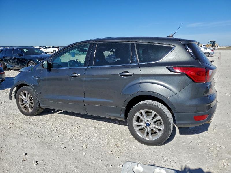 Photo 2 from auction – 2019 FORD ESCAPE with VIN 1FMCU0GD6KUA33909