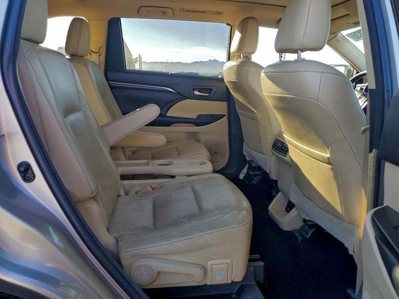 Photo 11 from auction – 2015 TOYOTA HIGHLANDER with VIN 5TDDCRFH8FS013191
