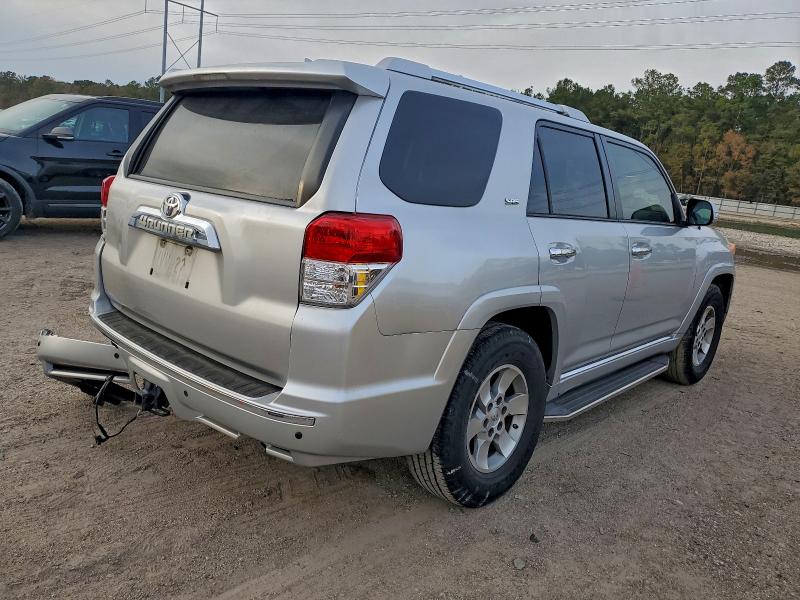 Photo 3 from auction – 2013 TOYOTA 4RUNNER SR with VIN JTEZU5JR5D5057451