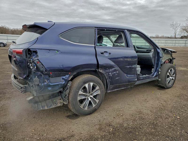 Photo 3 from auction – 2022 TOYOTA HIGHLANDER with VIN 5TDGZRBH9NS571969