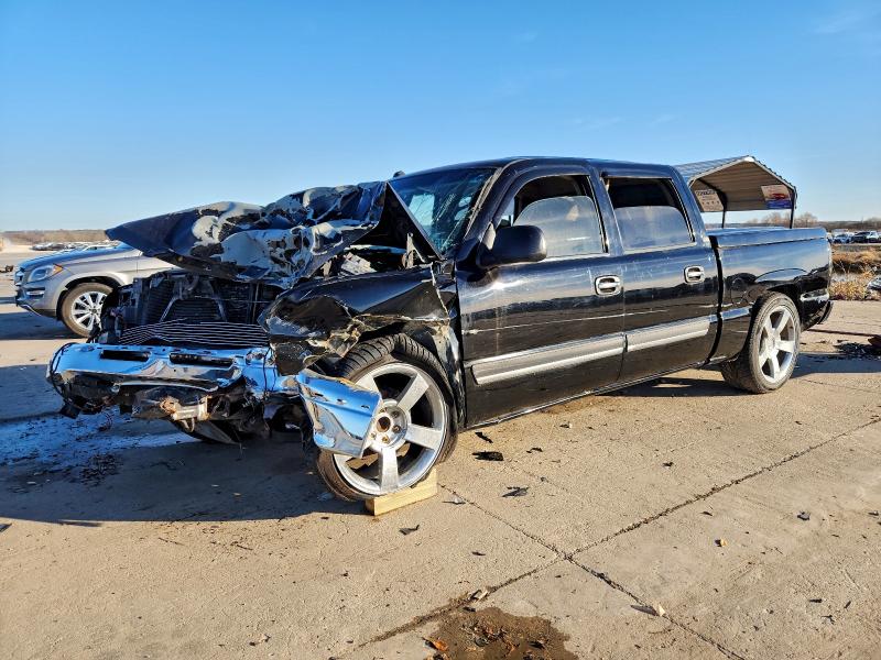 CHEVROLET SILVERADO 2004 with VIN 2GCEC13T841405977 - Photo from auction