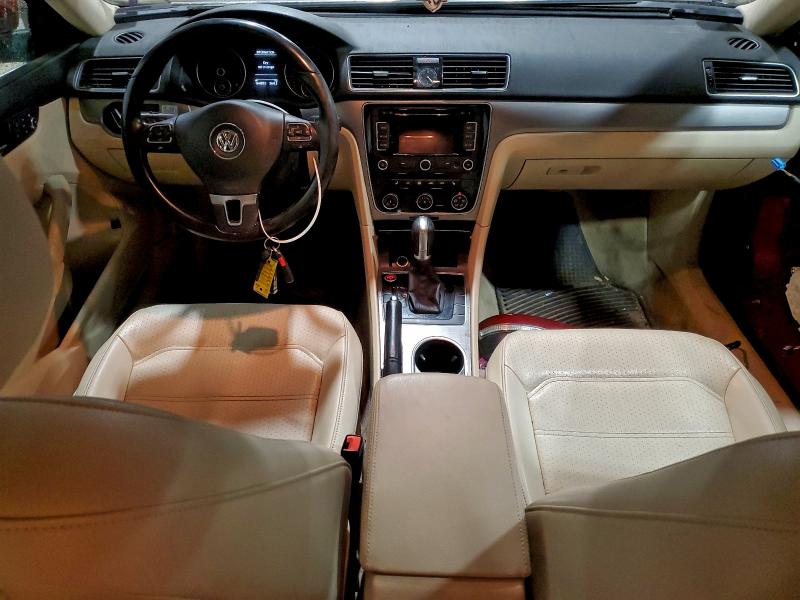 Photo 8 from auction – 2015 VOLKSWAGEN PASSAT SE with VIN 1VWBV7A33FC039004